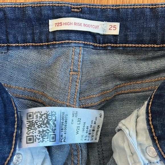 Levis 725 high rise bootcut W25 L32 - Picture 2 of 3